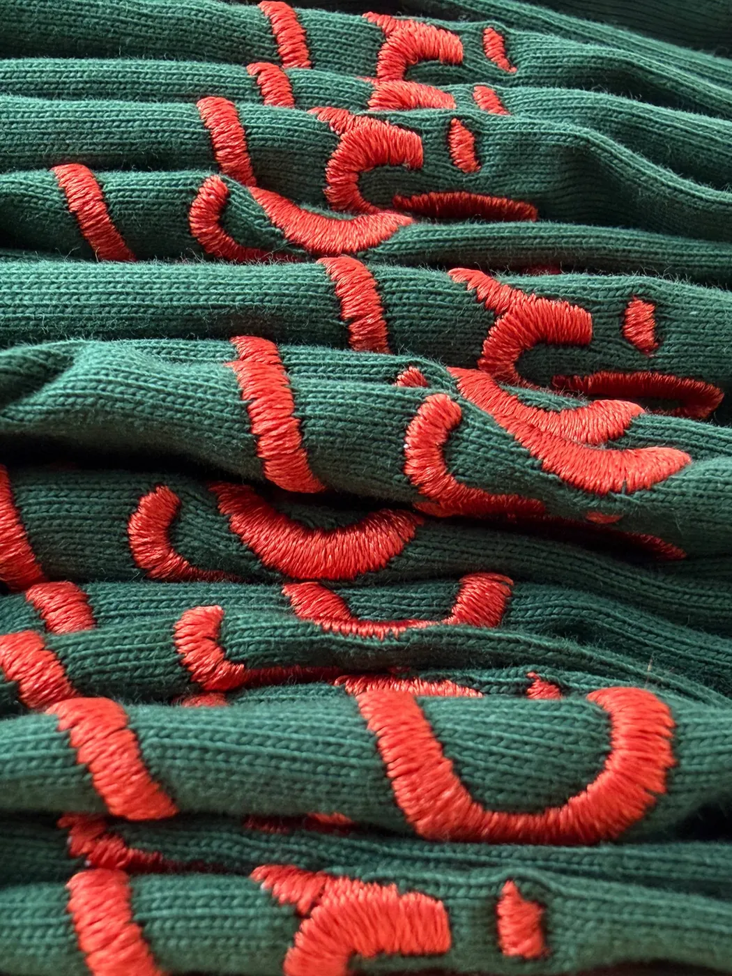 Pils — Embroidered run